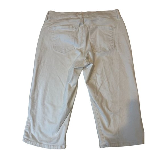 Gloria Vanderbilt Womens Capris Pant DGVB4493 All Around Slimming Effect White 6 - Picture 3 of 11